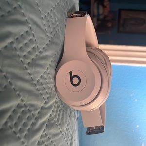 Beats Solo 3 wireless Bluetooth